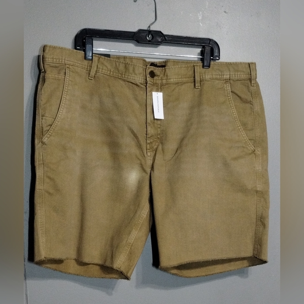 Banana Relublic Men's Shorts Mid Rise Cotton Size (42)